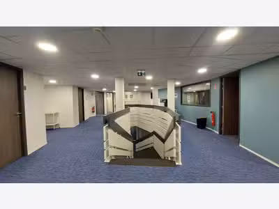 À vendre bureaux 4560m² sur 1.1ha à Castres  