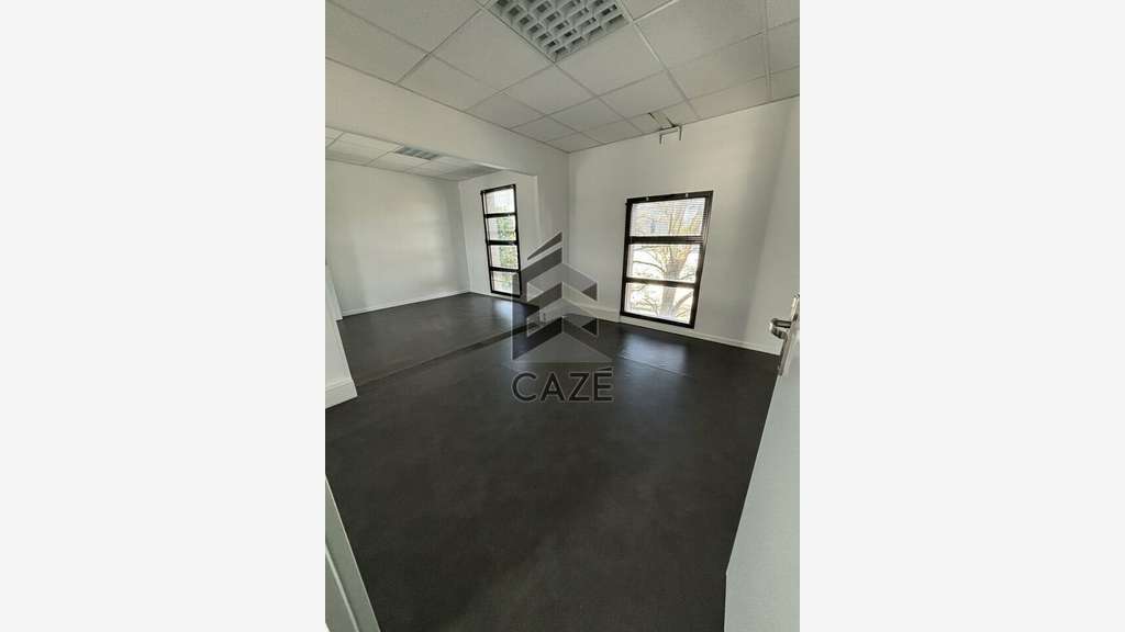 Bureaux de 415m² à vendre à Cenon prox rocade