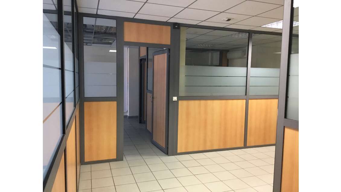 Vente bureaux aménagés de 690m² en Centre Cayenne 