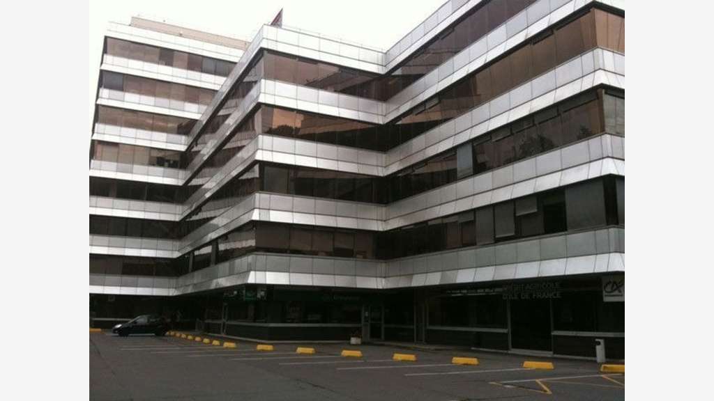 Bureau rénové 299m² à vendre à Cergy RER A 