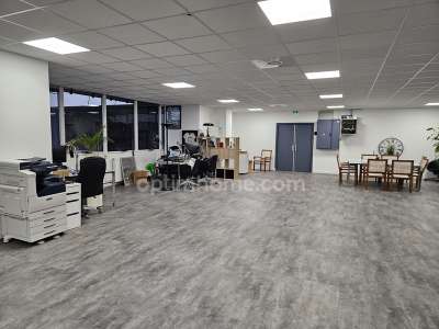 Bureau rénové 299m² à vendre à Cergy RER A 