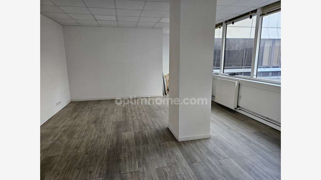 Bureau très lumineux 37m² à vendre à Cergy  A15 