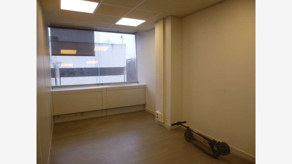 AV bureaux 600m² Cergy zone activité proche A15