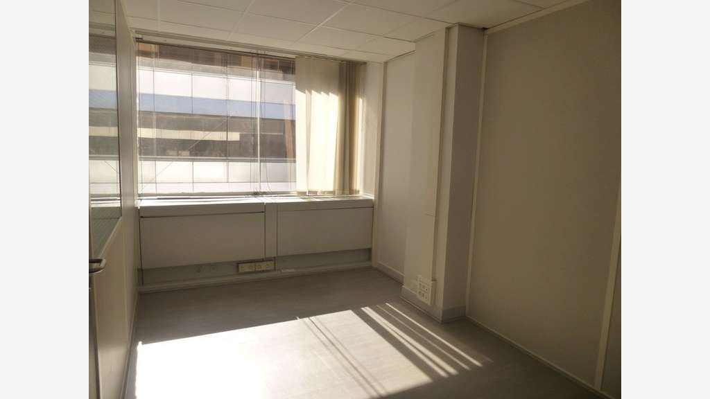 AV bureaux 600m² Cergy zone activité proche A15