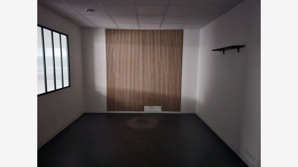 Bureau de 70m² à vendre en ZA à Cergy (95)