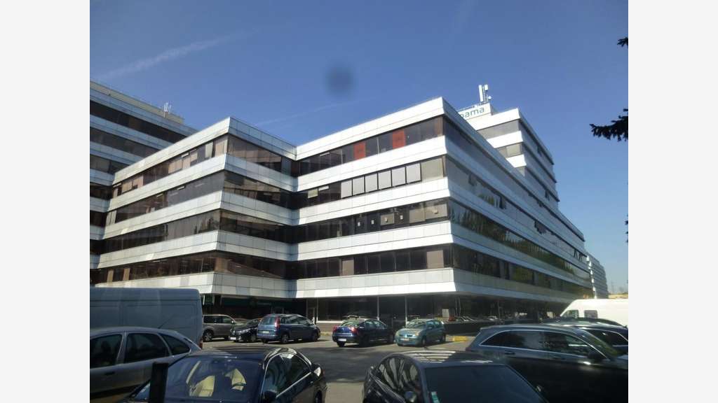 bureau rénové de 115 m2 à vendre à Cergy au prix d