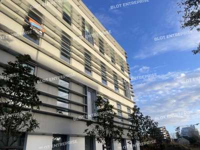 A louer / à vendre bureaux 100m² à Cesson-Sévigné