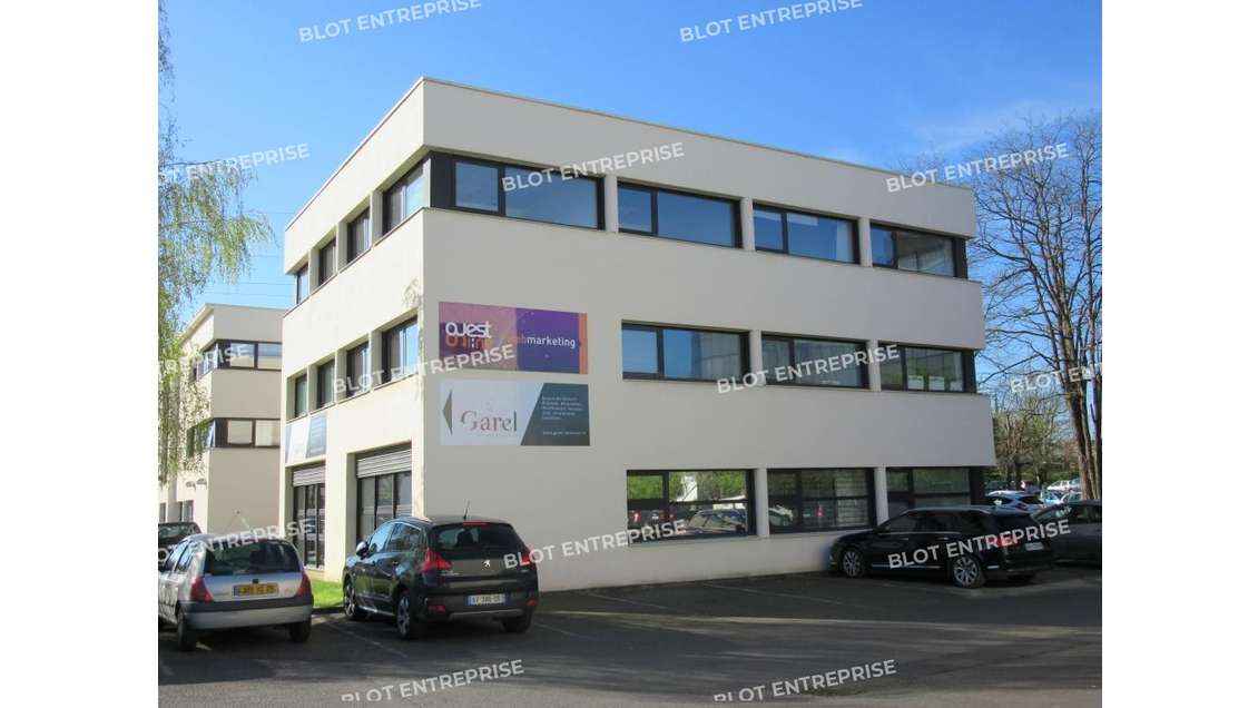 A vendre bureaux 277m² à Cesson-Sévigné centre