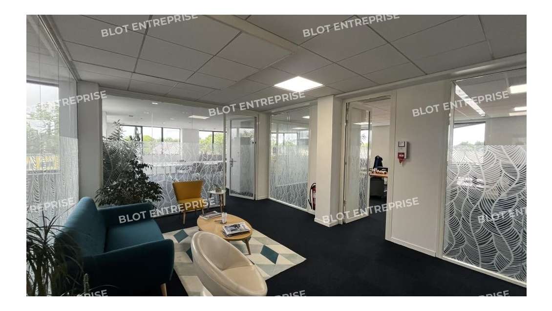 Vente bureaux rénovés 200m² à Cesson-Sévigné