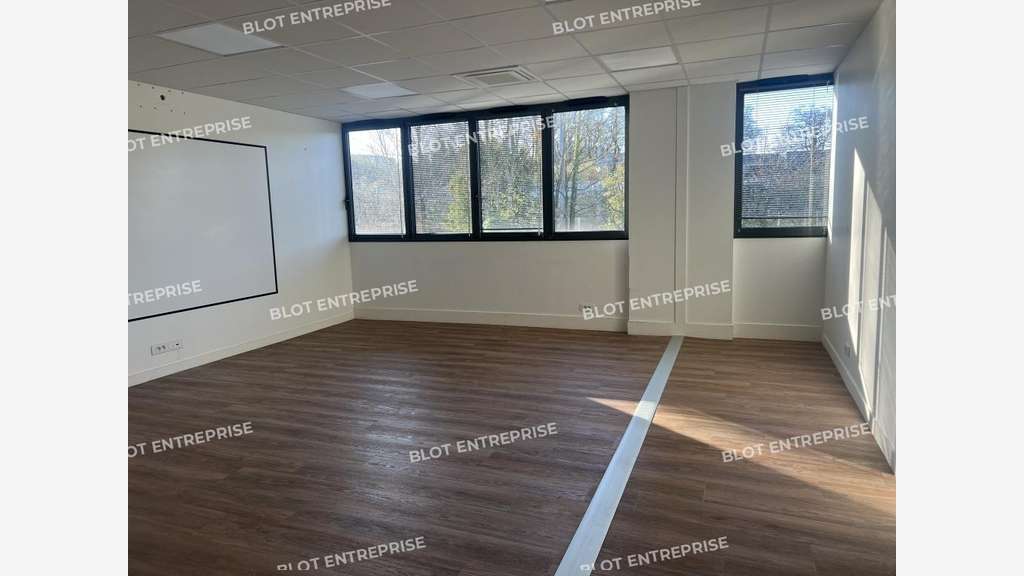 Vente bureaux 190m² R+1 à Cesson-Sévigné