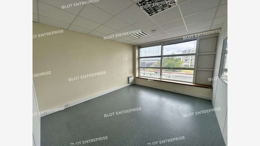 A VENDRE - BUREAUX 48 m² - CESSON-SEVIGNE
