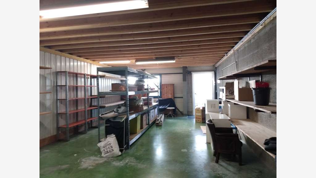 Ateliers et bureaux à vendre à Challes-les-Eaux