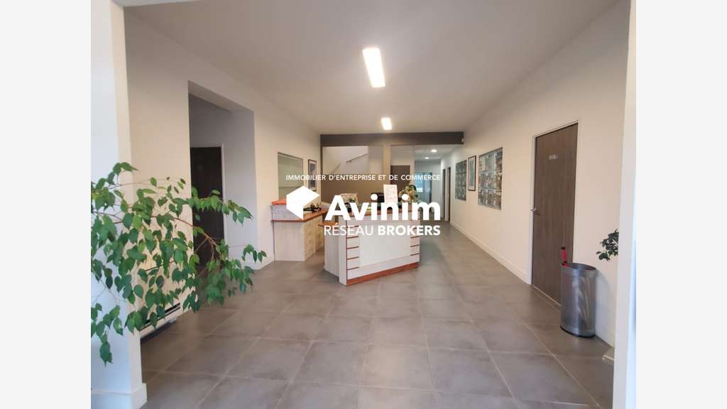 Bureaux à vendre 744m² à Challes-les-Eaux