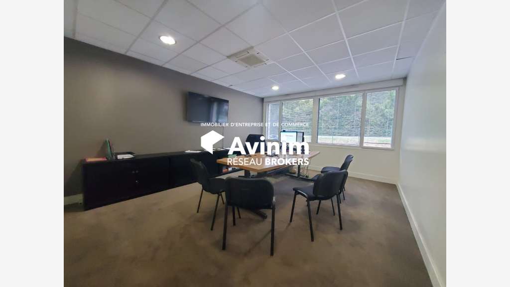 Bureaux à vendre 744m² à Challes-les-Eaux