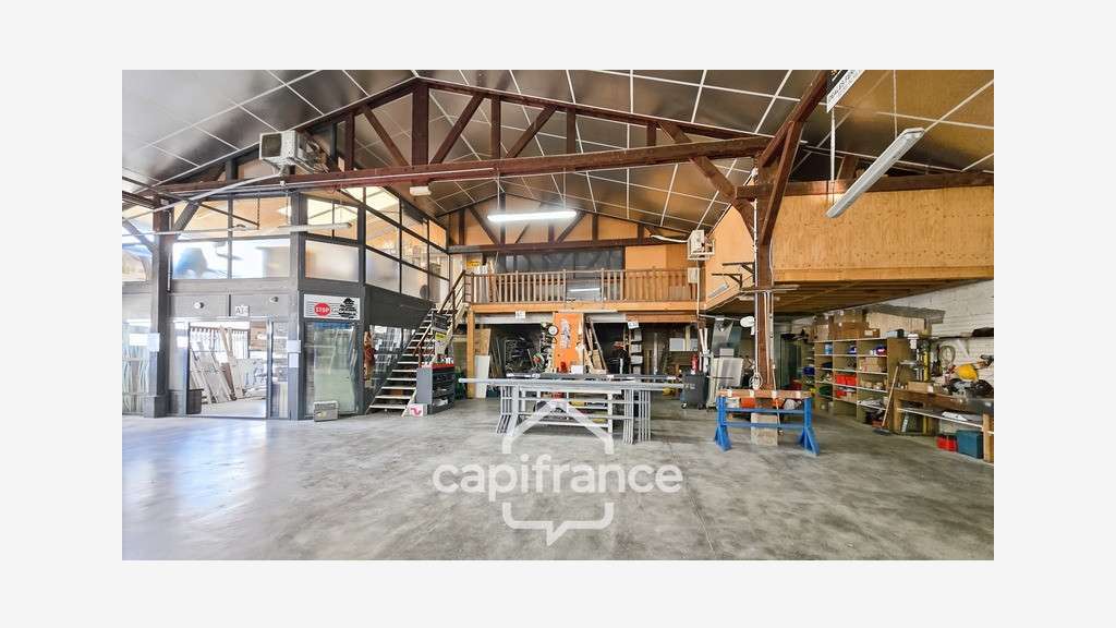 Entrepôt 392m² à vendre à Ouroux sur Saône