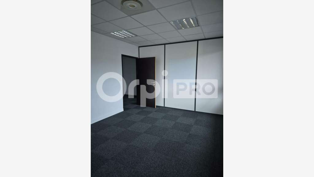 Vente plateau de 8 bureaux à Châlons-en-Champagne