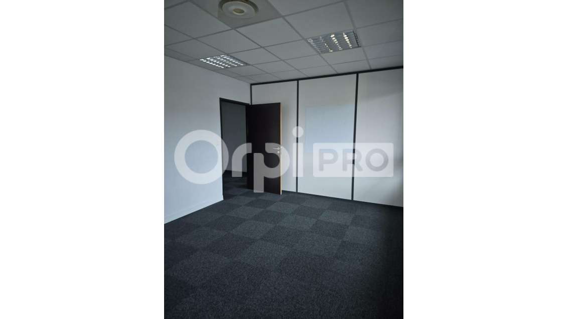 Vente plateau de 8 bureaux à Châlons-en-Champagne