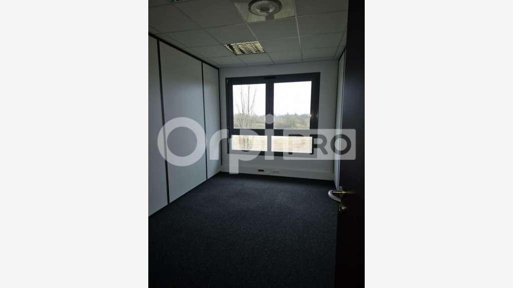 Vente plateau de 8 bureaux à Châlons-en-Champagne