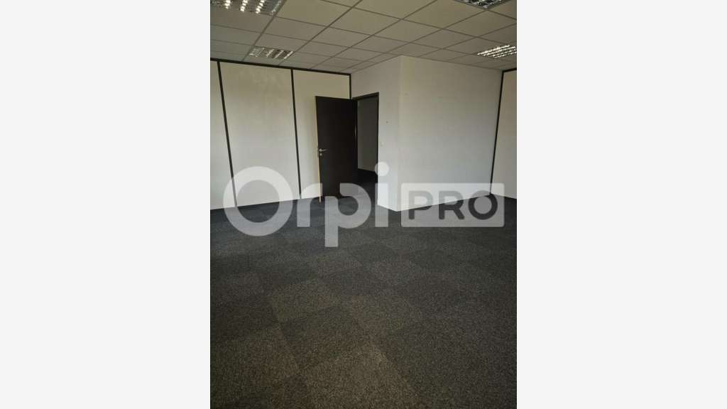 Vente plateau de 8 bureaux à Châlons-en-Champagne