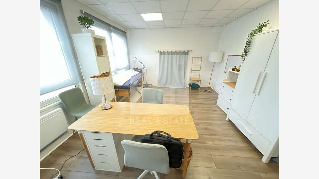 Bureaux 66m² à vendre à Champagne-au-Mont-d'Or