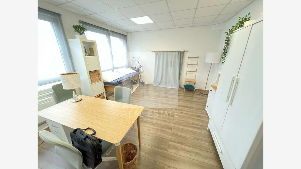 Bureaux 66m² à vendre à Champagne-au-Mont-d'Or