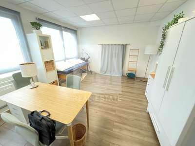Bureaux 66m² à vendre à Champagne-au-Mont-d'Or