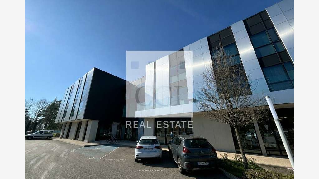 A vendre bureaux de 76m² à Charbonnières-les-Bains