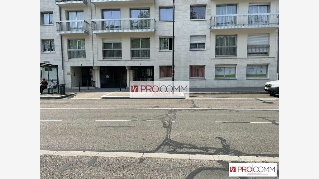 Bureaux RDC à vendre sur rue passante à Chartres