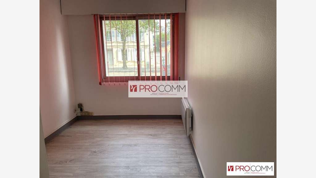 Bureaux RDC à vendre sur rue passante à Chartres