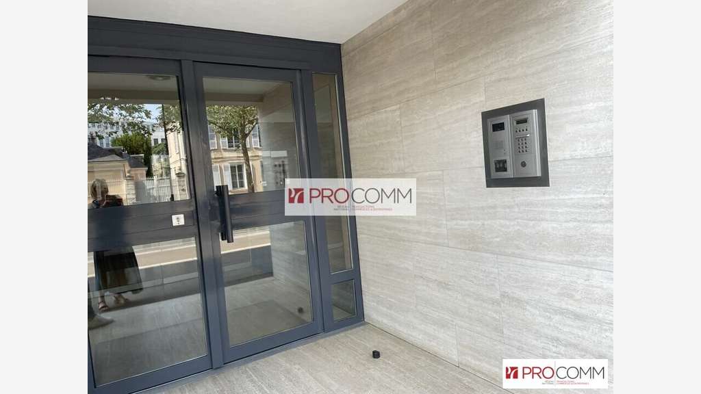 Bureaux RDC à vendre sur rue passante à Chartres