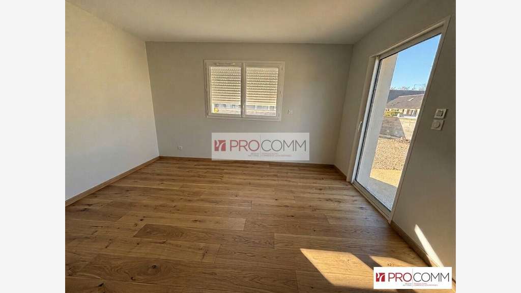 Bureaux 208m² sur terrain 686m² à vendre à Lèves