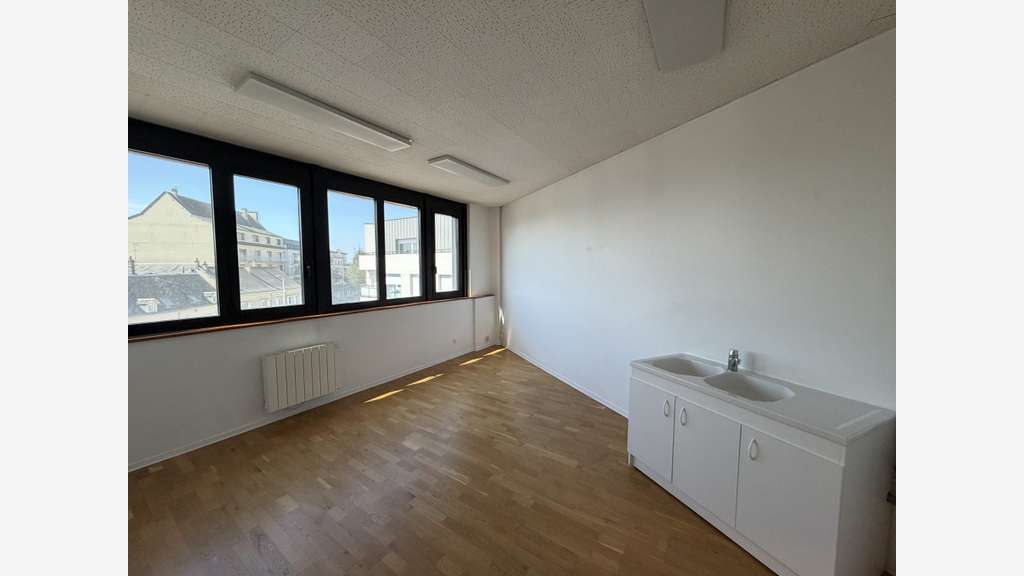 Vente bureaux de 100m² à Chartres empl stratégique