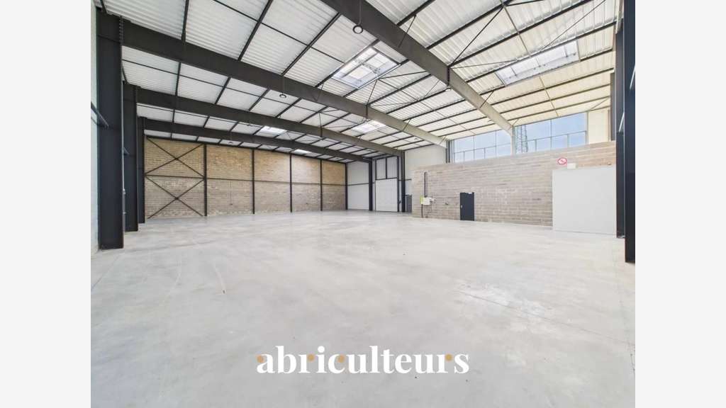 Bâtiment d'activité de 600 m² en vente à Chartres