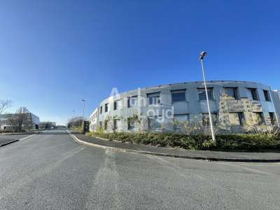 Bureaux 554m² à vendre à Chasseneuil-du-Poitou
