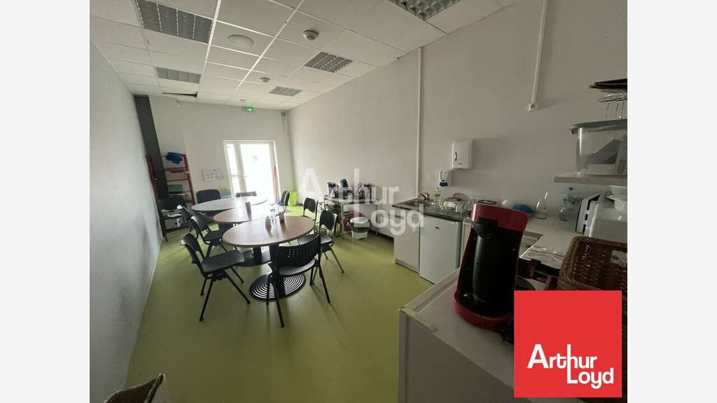 Bureaux 540m² à vendre à Chasseneuil-du-Poitou