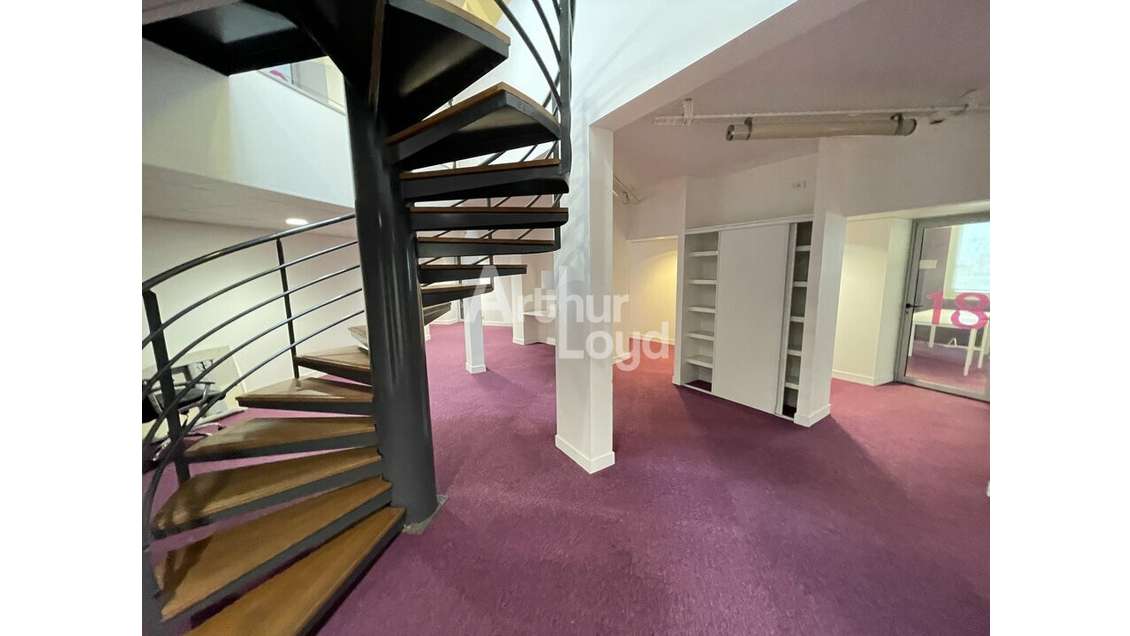 CHASSENEUIL DU POITOU - BUREAUX à vendre