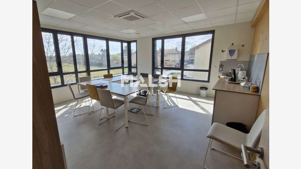 Bureaux neufs à vendre 149m² PMR / ERP à Chassieu 