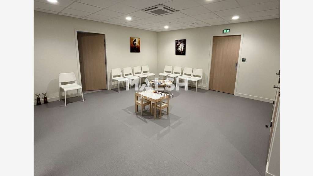 Bureaux neufs à vendre 149m² PMR / ERP à Chassieu 