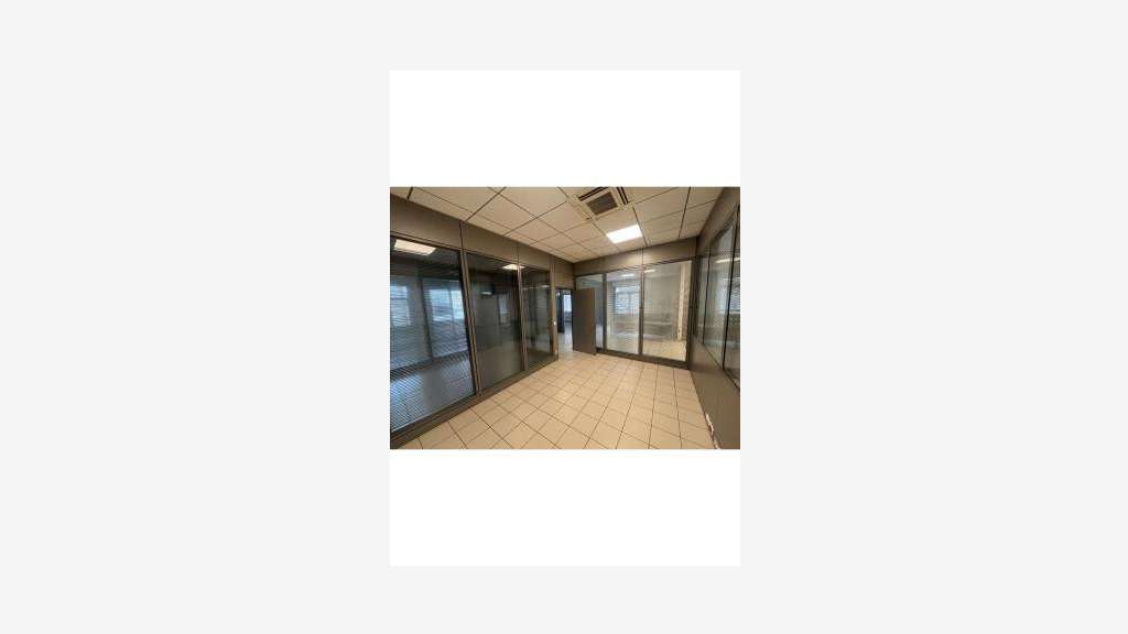 Vente bureaux 240m² parking privé à Châteaurenard