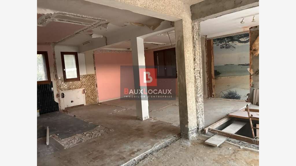 Châteaurenard : À vendre bureaux sur environ 51 m²