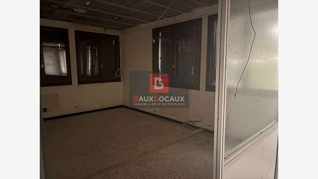 Châteaurenard : À vendre bureaux sur environ 51 m²
