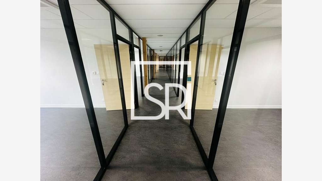 Vente bureaux récents 414m² à Châtelguyon