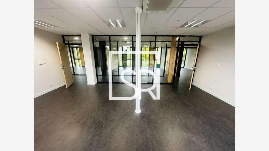 Vente bureaux récents 414m² à Châtelguyon