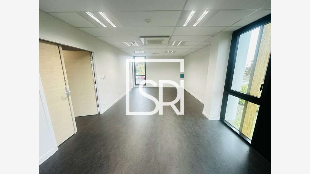 Vente bureaux récents 414m² à Châtelguyon