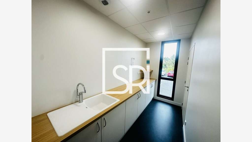 Vente bureaux récents 414m² à Châtelguyon