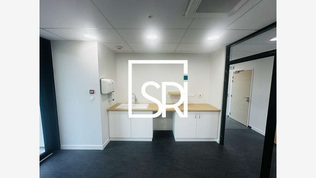 Vente bureaux récents 414m² à Châtelguyon
