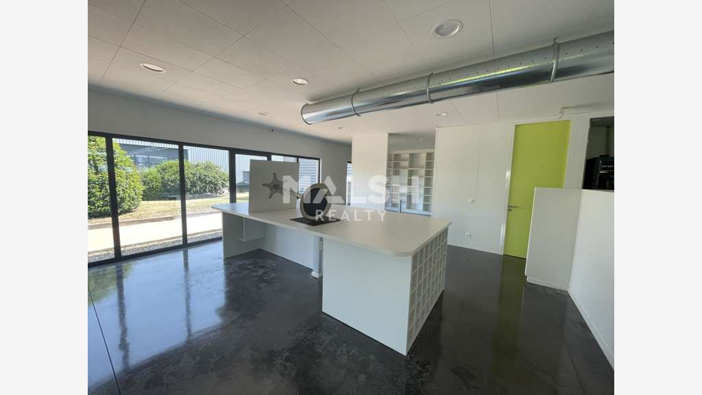 Bureaux à vendre ou à louer à Chazay-d'Azergues