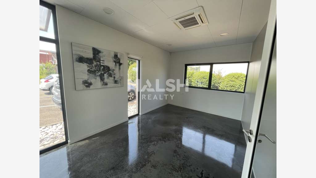 Bureaux à vendre ou à louer à Chazay-d'Azergues