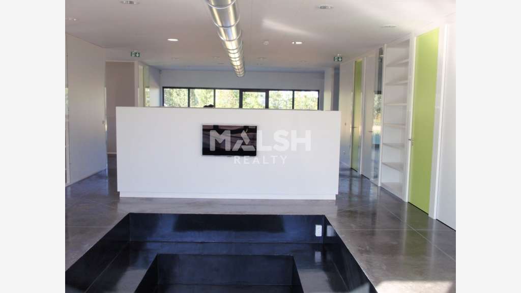 Bureaux à vendre ou à louer à Chazay-d'Azergues