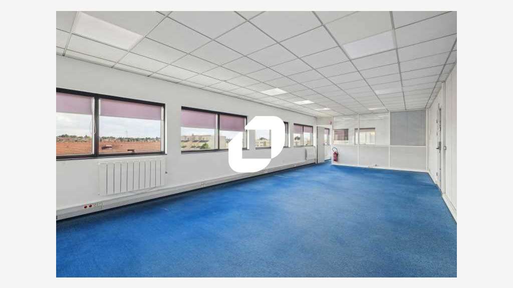 Vente Bureaux 94m² Chilly mazarin